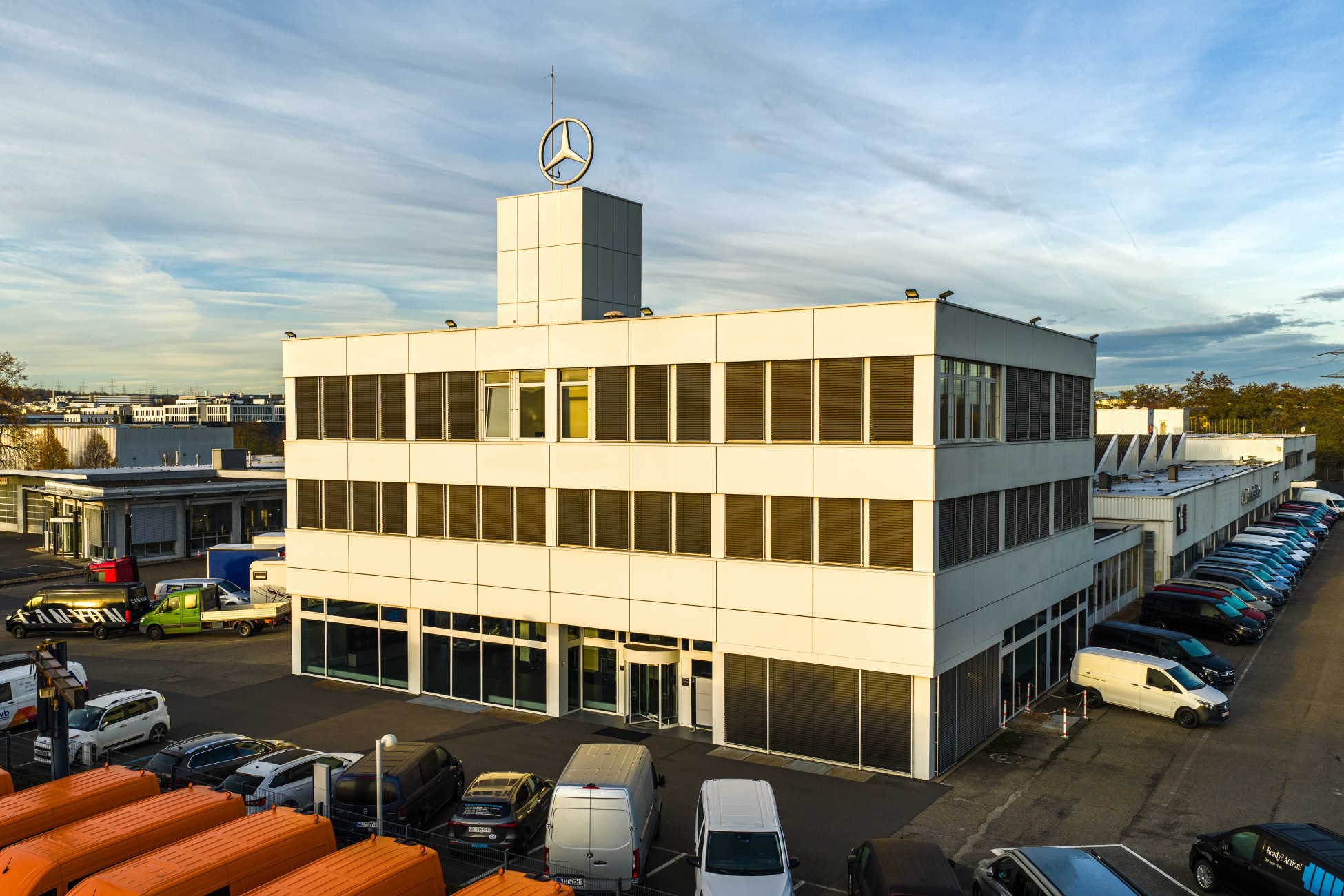 ALLES AUF EINEN BLICK
Transporter
Verkauf Neu- und Gebrauchtfahrzeuge