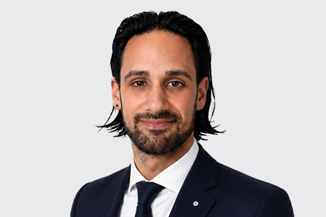 emre-oezbey_464x310.jpg